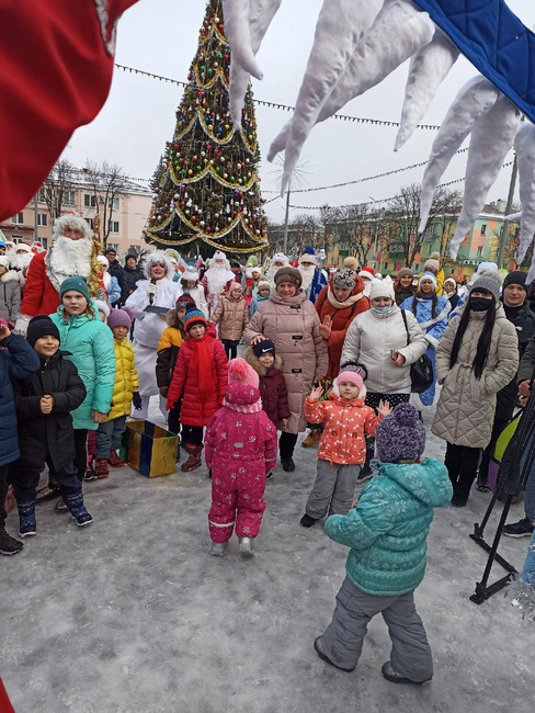 Парад Дедов Морозов 2020 Форум Губкин