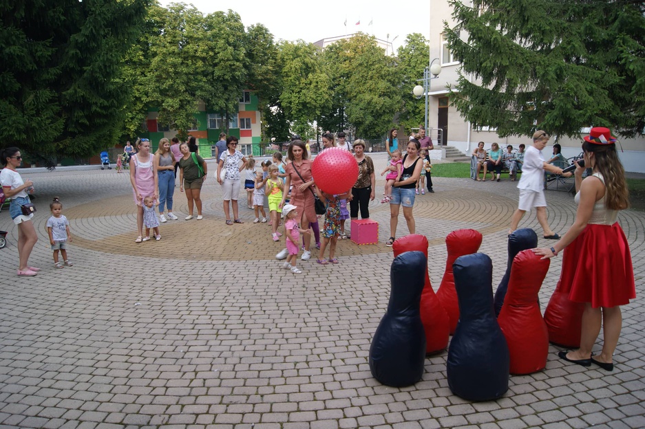 Дружный дворик. ЦКР "Форум"